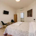 Δωμάτια σε οικογενειακή κατοικία Caterina